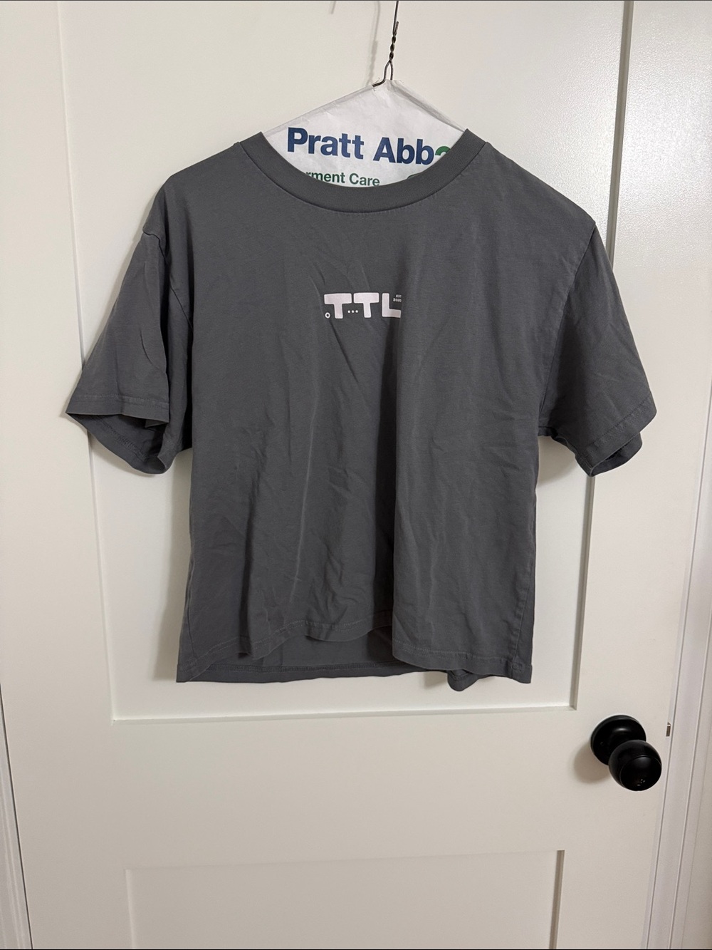 Short-Sleeve Crewneck Tee in Gray